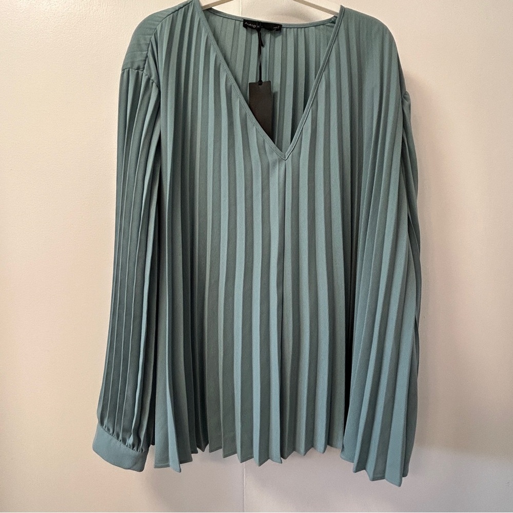 M & S Autograph Elegant Pleated V-Neck Blouse - Size 18